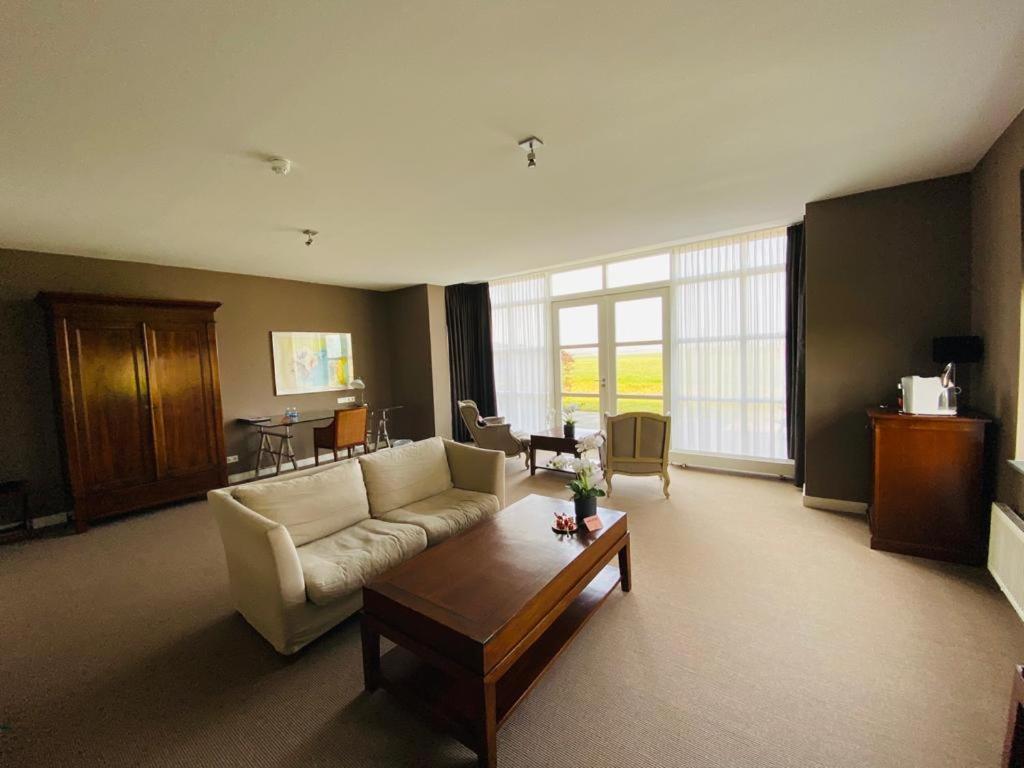 Landhotel De Ijsvogel Sint Nicolaasga Kültér fotó